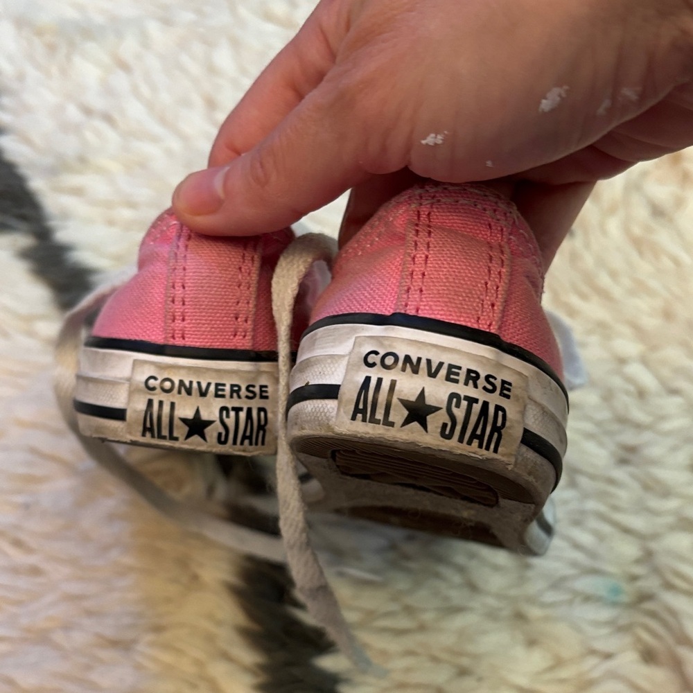 Pink Converse - Picture 14 of 17